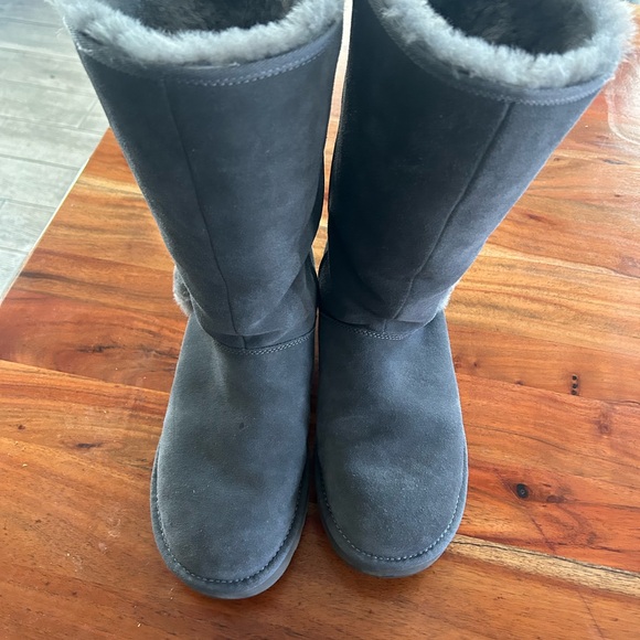 Uggs **nearly new**Klea size 10 - Picture 3 of 14